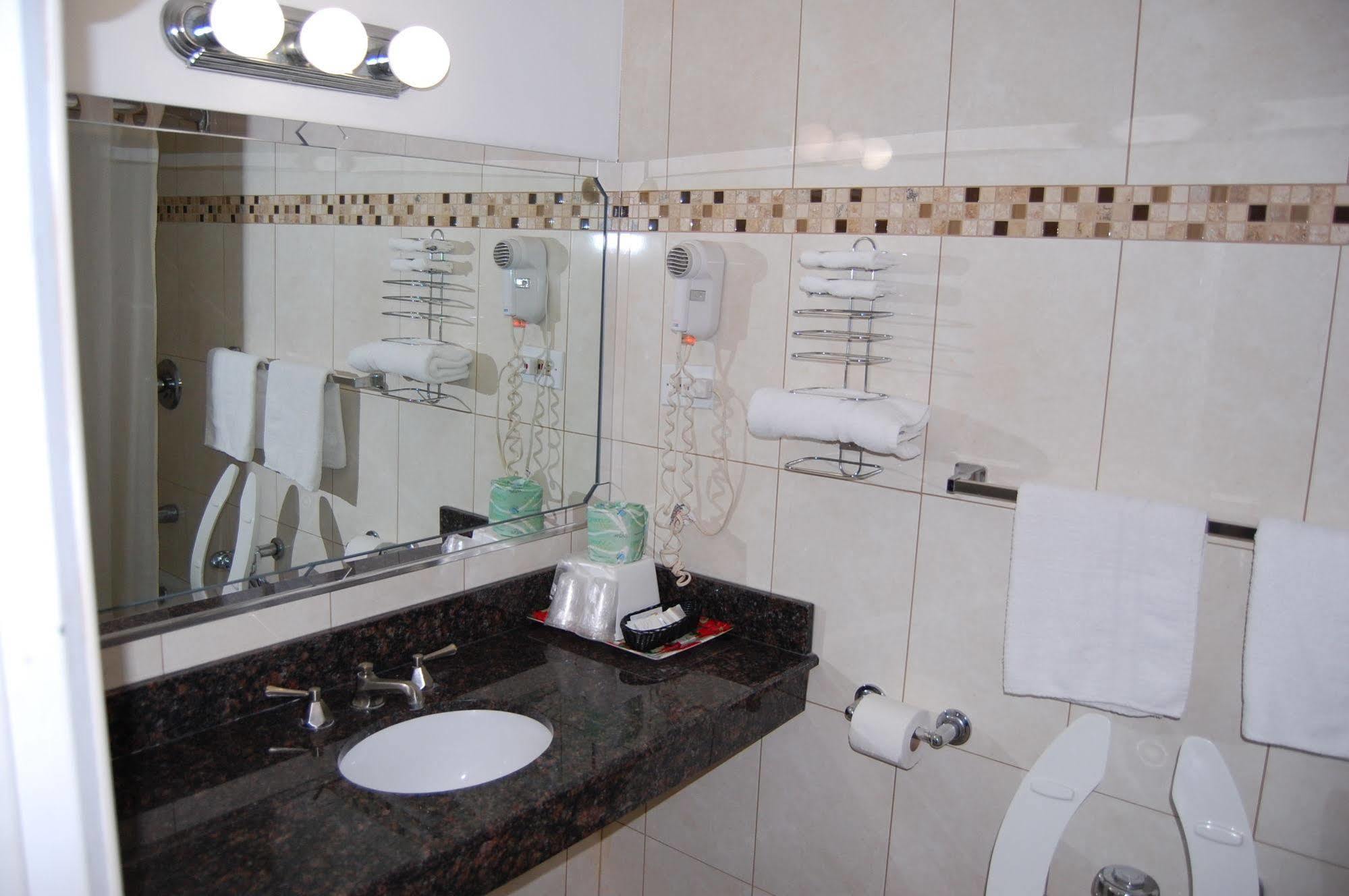 Brookfield Colony Motel מראה חיצוני תמונה