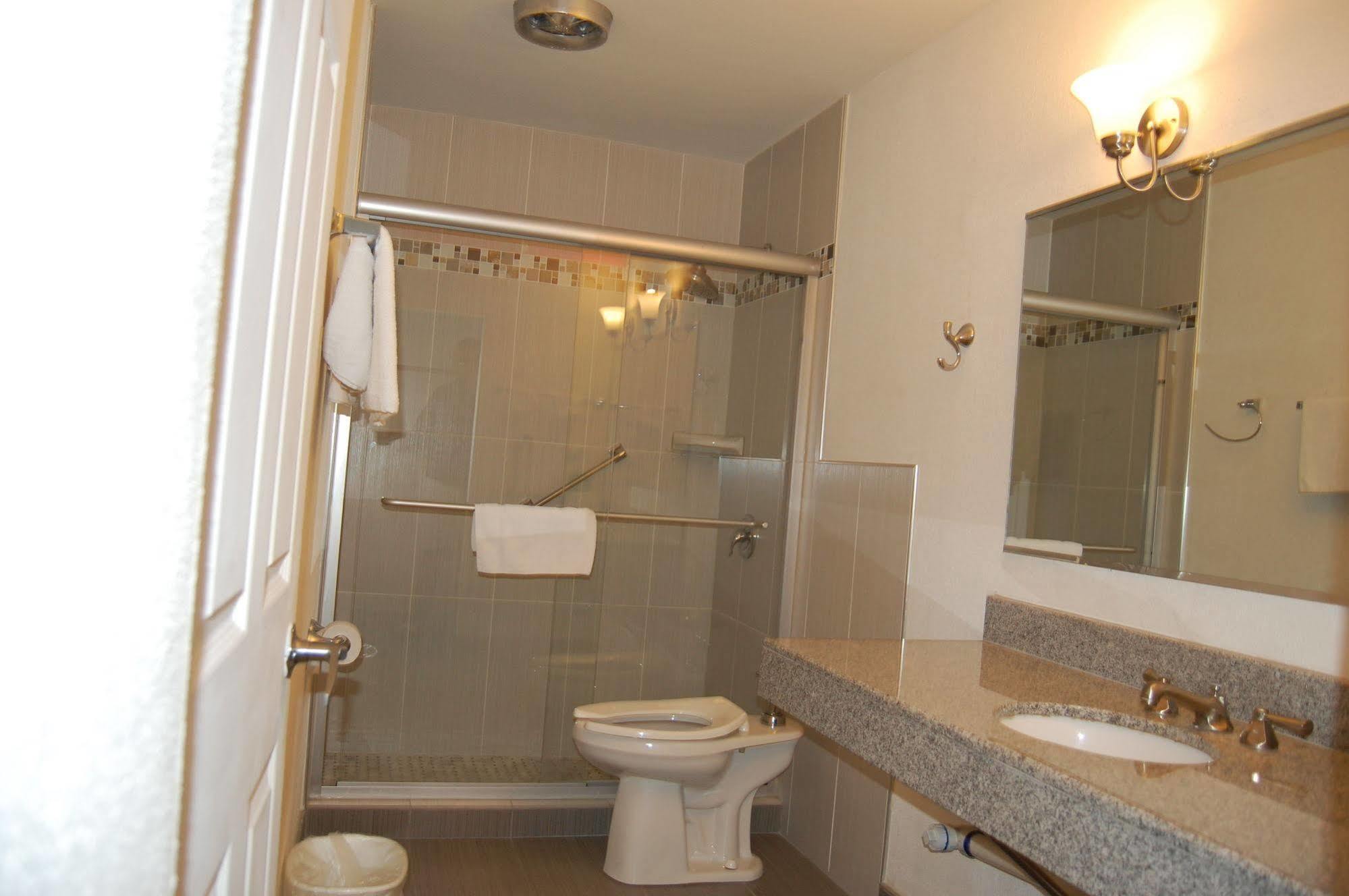 Brookfield Colony Motel מראה חיצוני תמונה